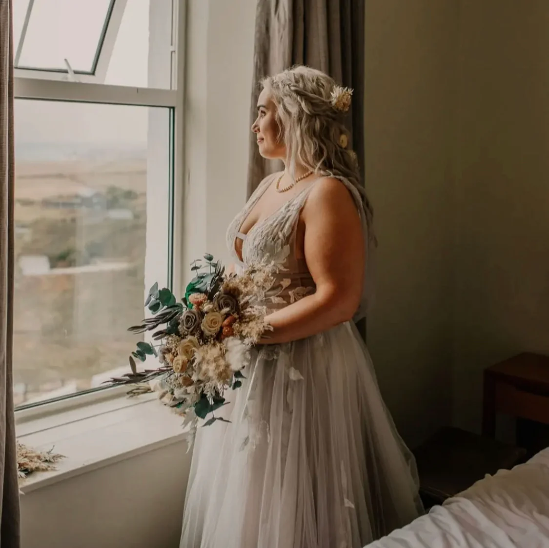 Bella dried flower bridal bouquet - Image 3