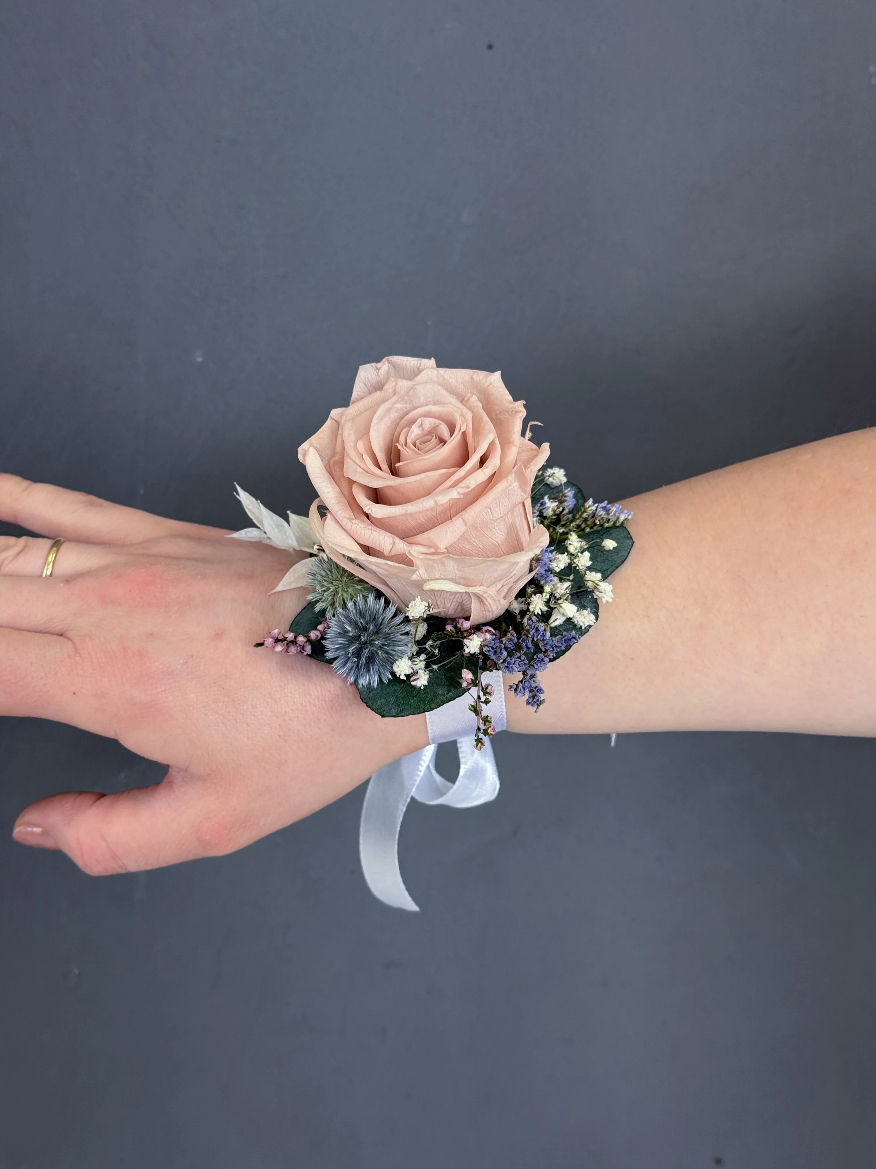 Cleo wrist corsage - Image 2