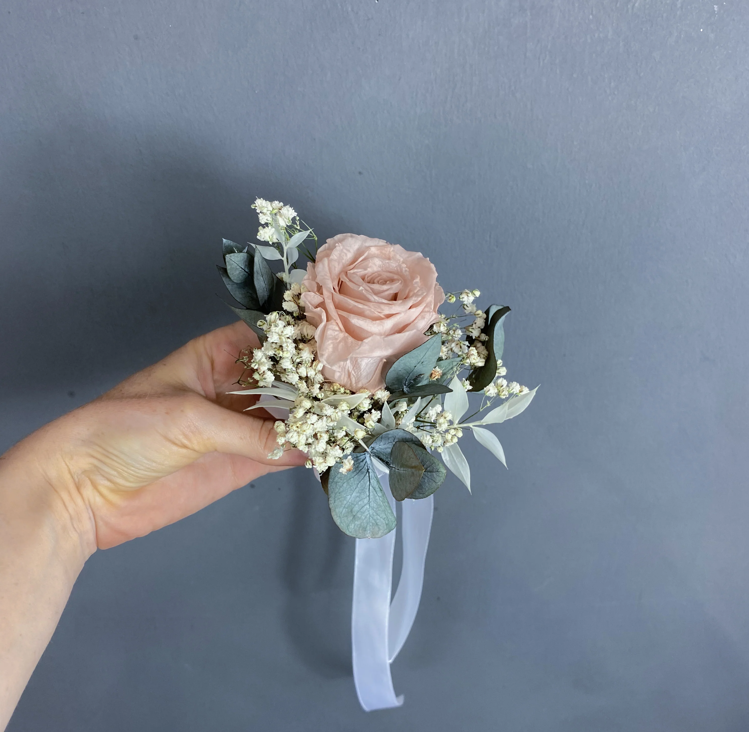 Elodie wrist corsage - Image 2