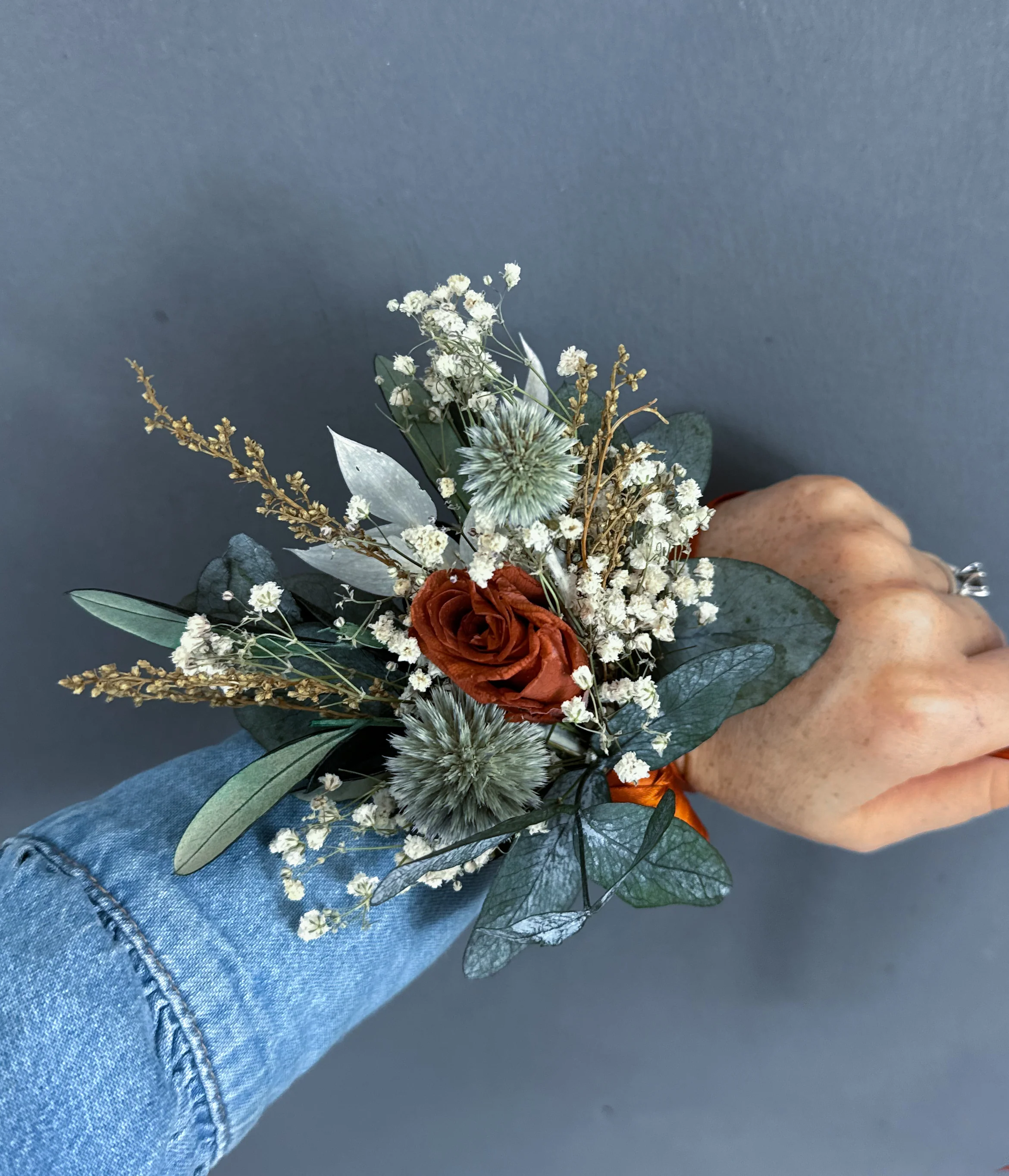 Penny wrist corsage - Image 2