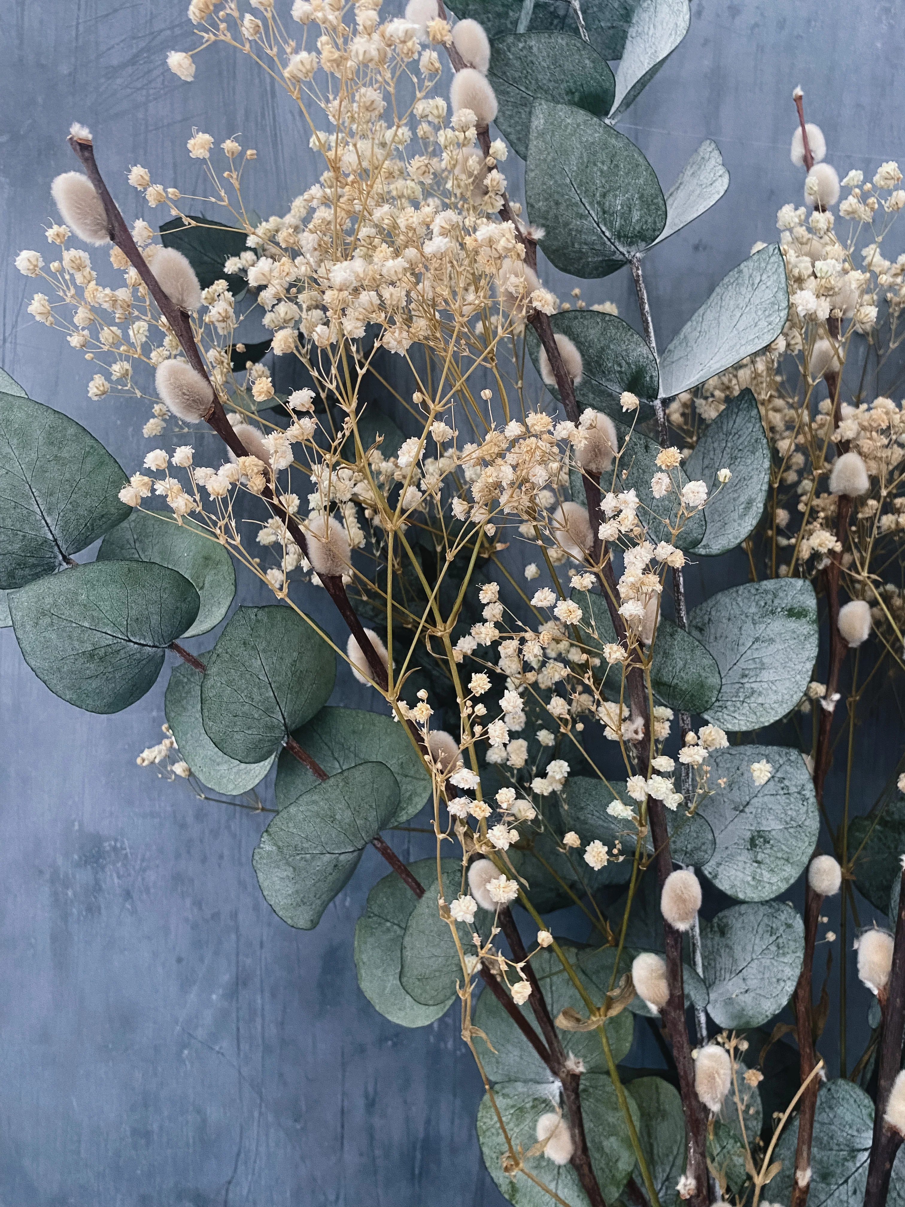 Willow festive dried flower bouquet - Image 4
